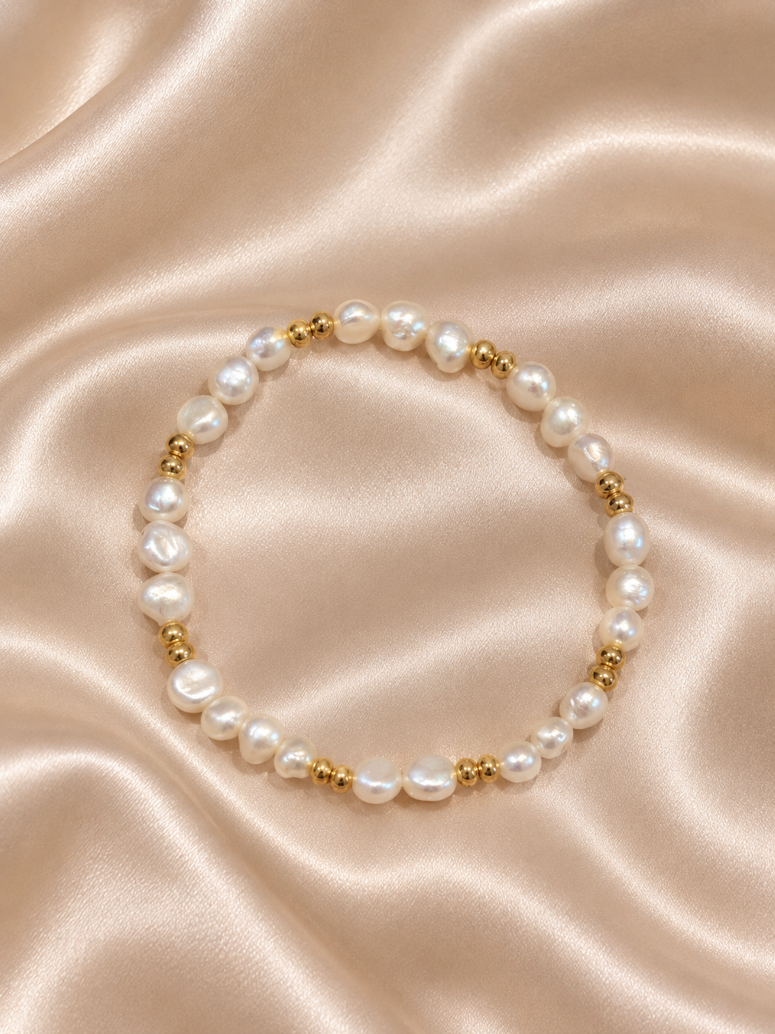 Freshwater Pearl & 18K gold plated beaded bracelet