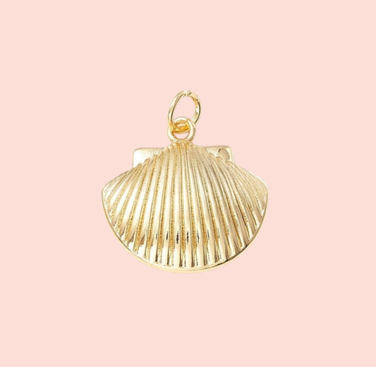 18K Gold Plated Scallop Shell Charm