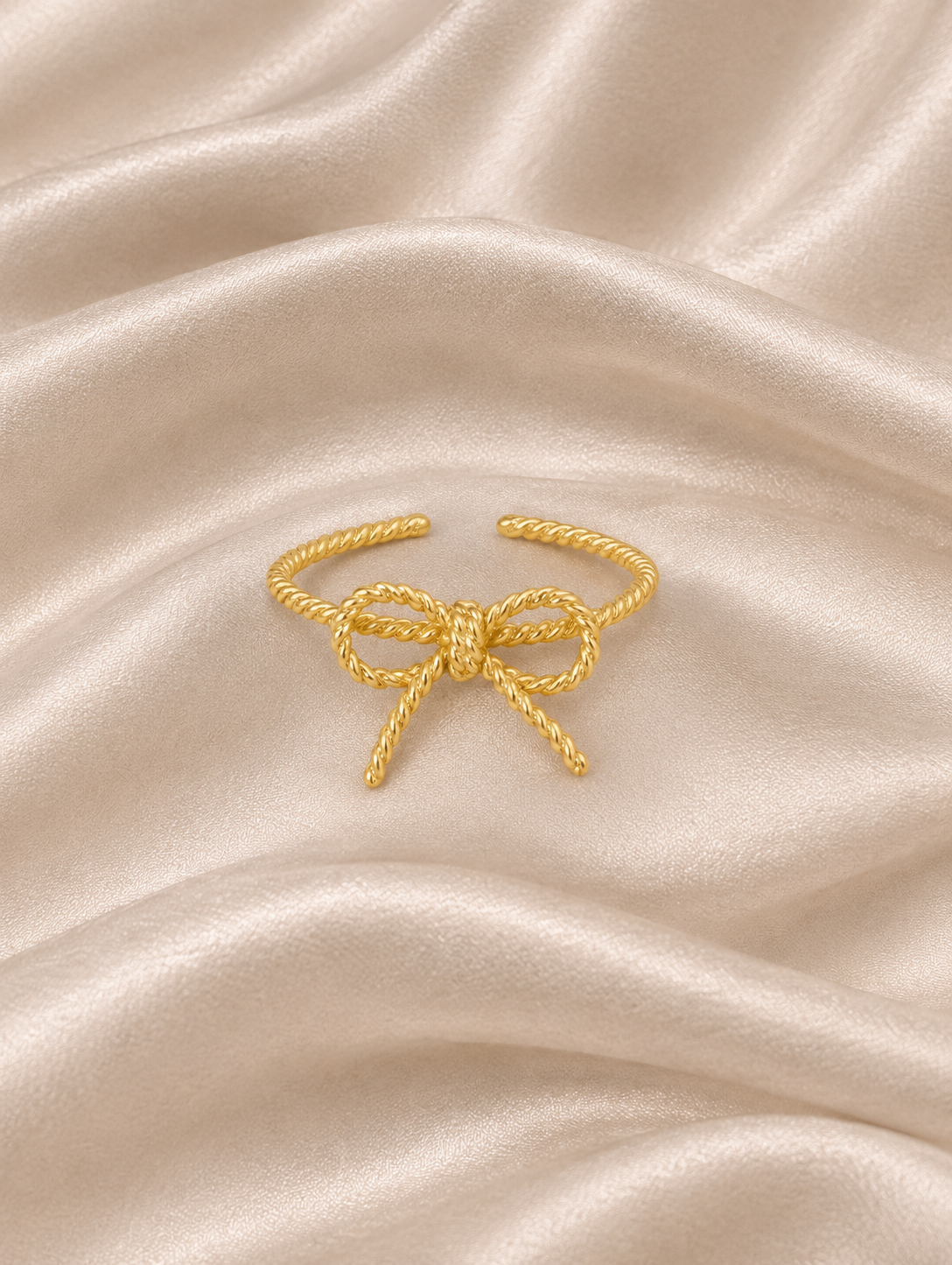 18K Gold Plated Twisted Bow adjustable ring!