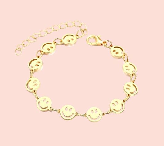 18K Gold Plated Smiley bracelet!